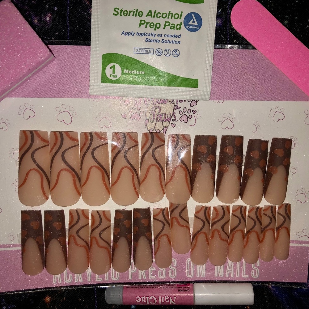 Acrylic press on nails